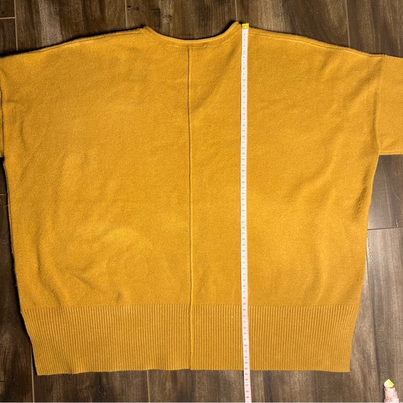 Beige Monochrome Fine Wool Sweater Cozy Warm for any occasion V-neck Long Sleeve - Picture 9 of 14